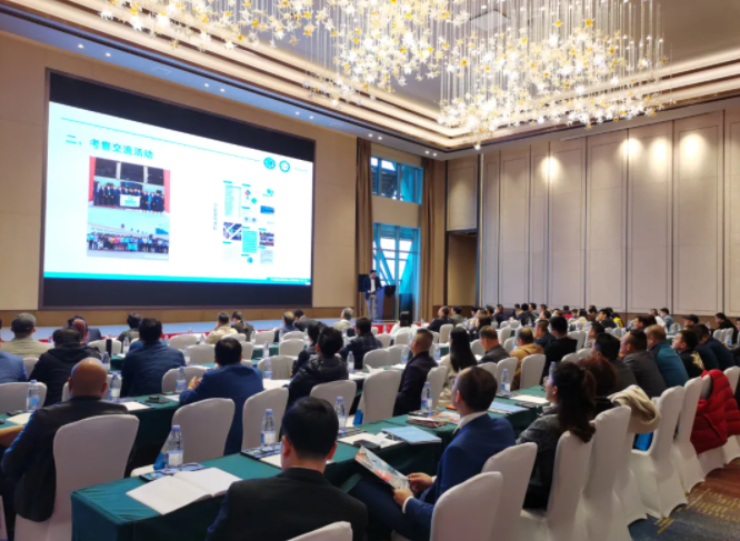中国纺机协会圆纬机行业分会一届四次会员大会召开