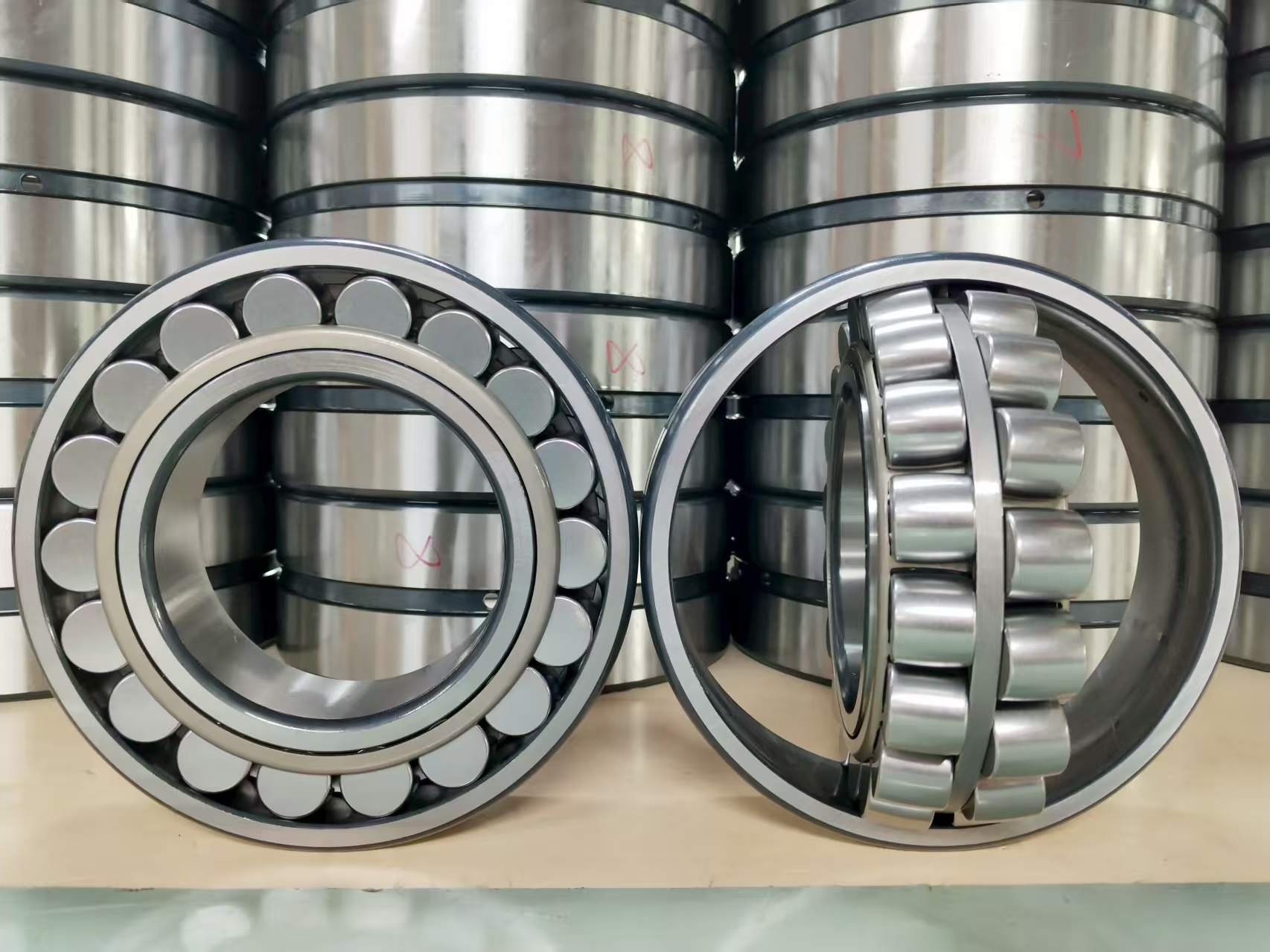 Outbound of cylindrical roller bearings